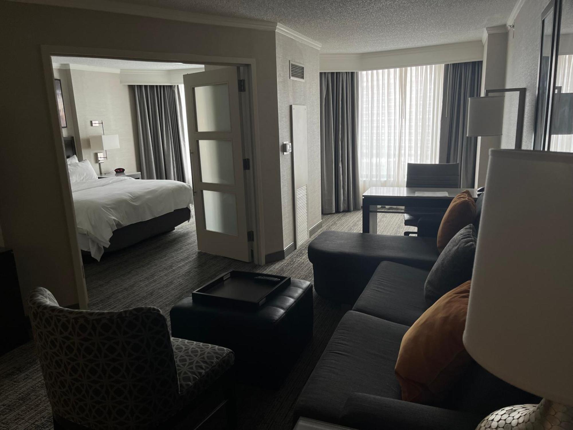 Chicago Marriott Suites O'Hare Rosemont Exterior photo