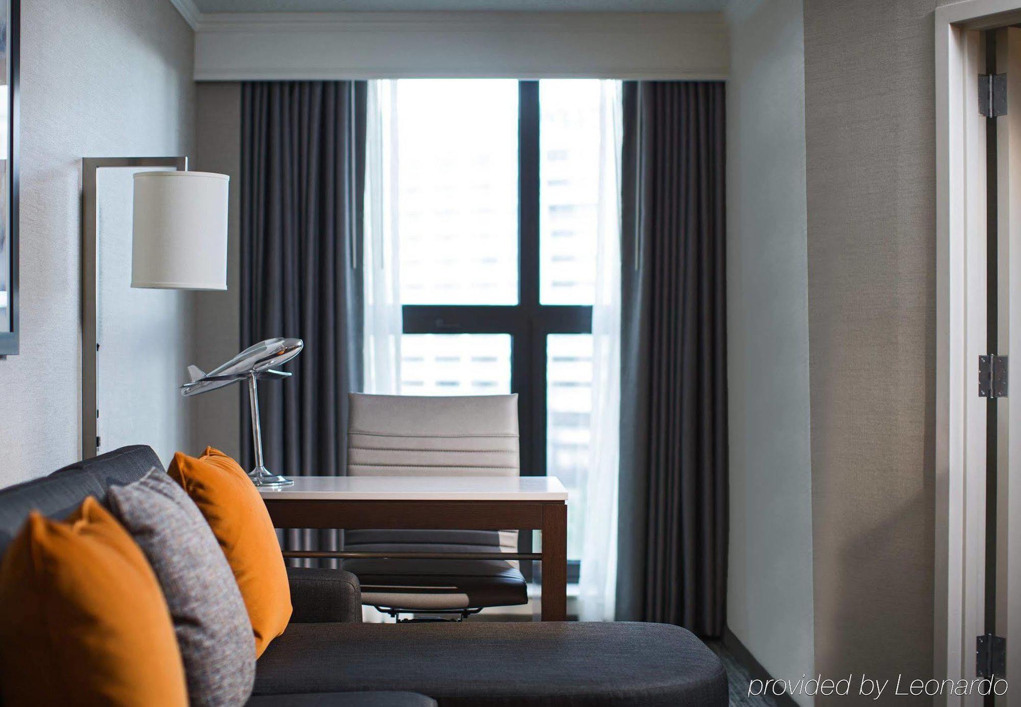 Chicago Marriott Suites O'Hare Rosemont Exterior photo